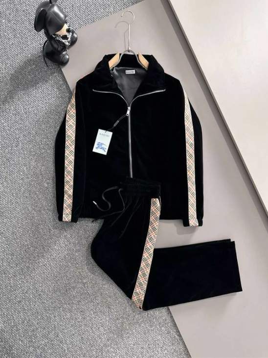 Picture of Burberry Sweater Suits _SKUBurberryM-3XLxetr31237400